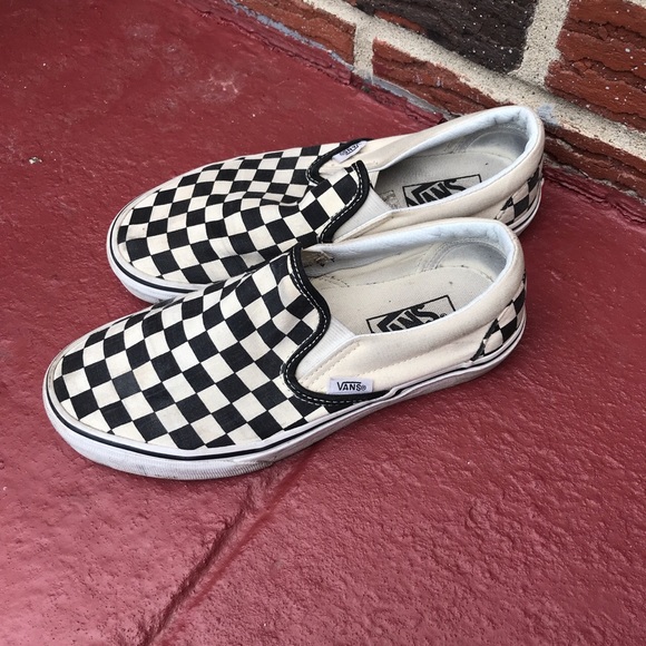 women's size 7 checkered vans